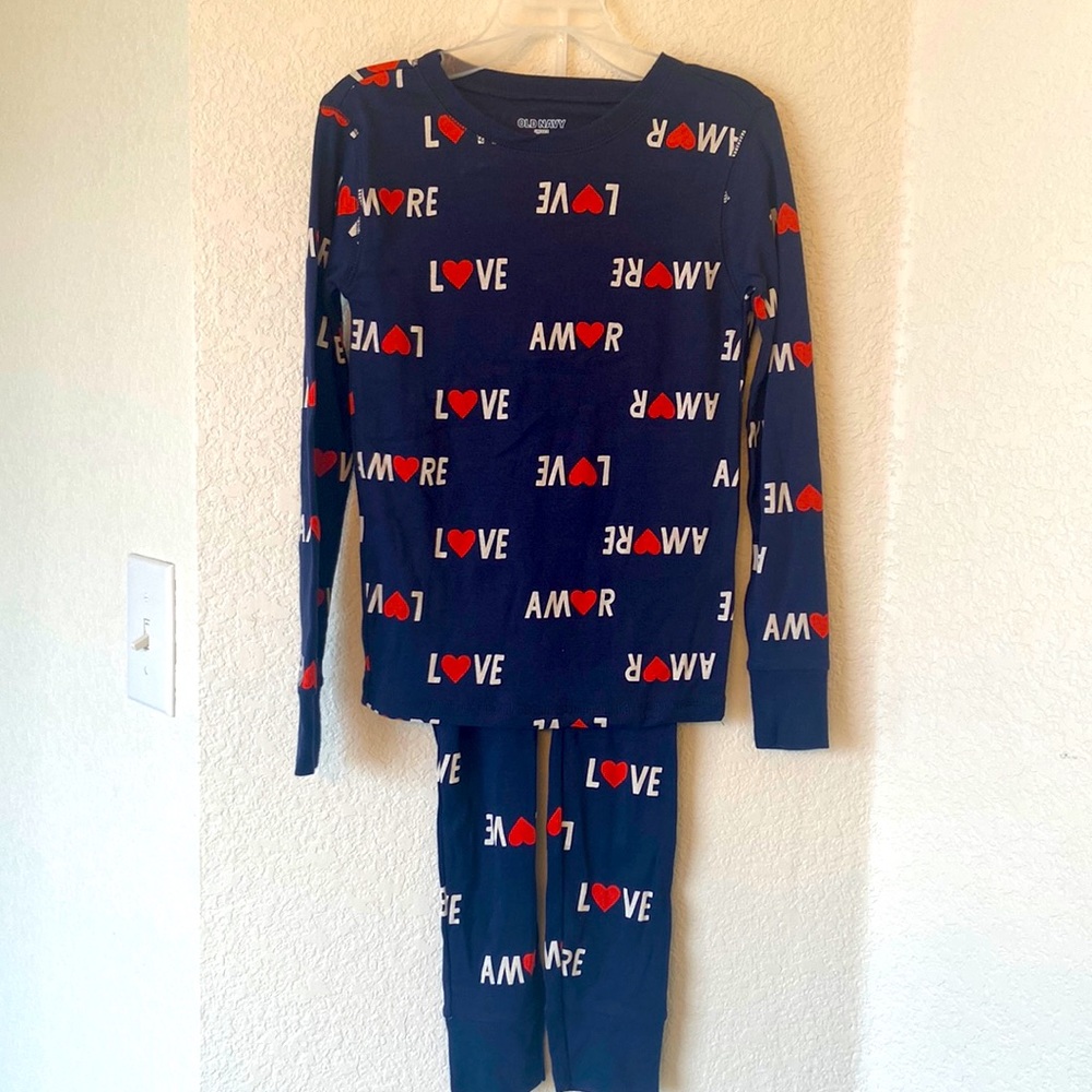 NEW! Gender-Neutral Matching Valentines Snug-Fit Pajama Set for Kids